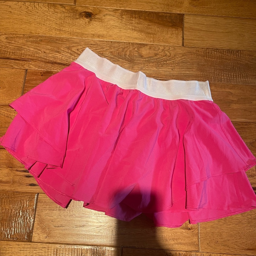Lululemon Court Rival Skirt!! Worn once !!